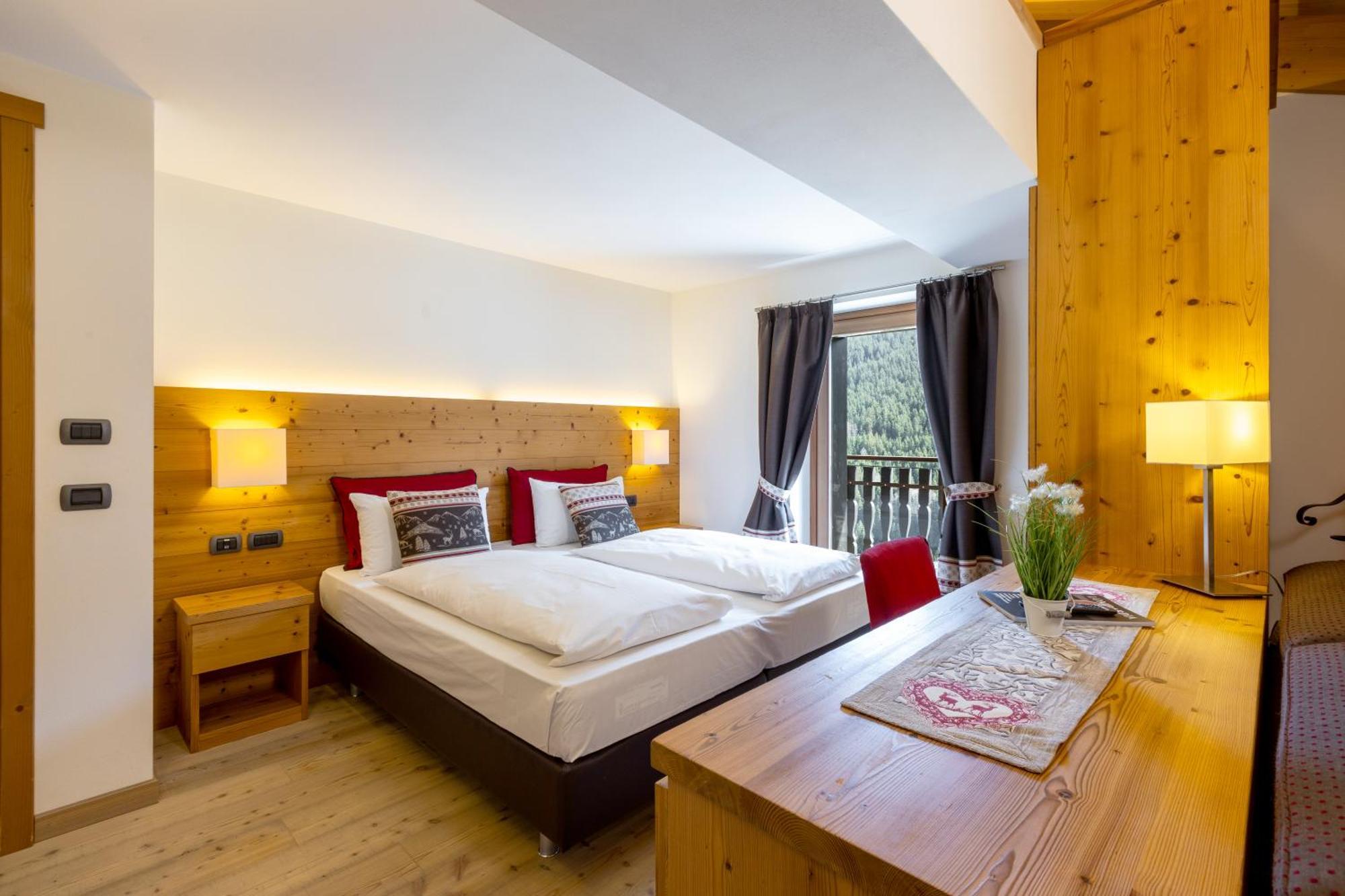 Hotel Cardo Isolaccia Extérieur photo