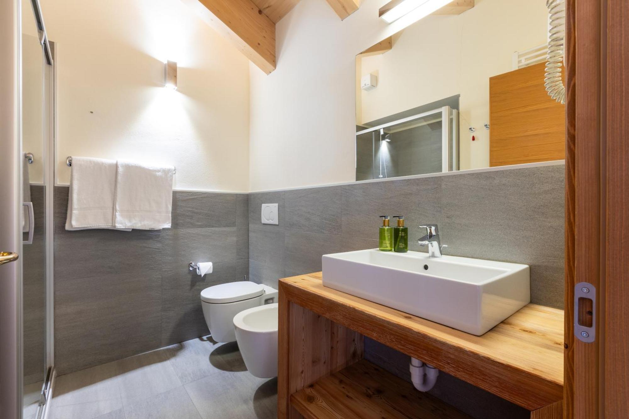 Hotel Cardo Isolaccia Extérieur photo
