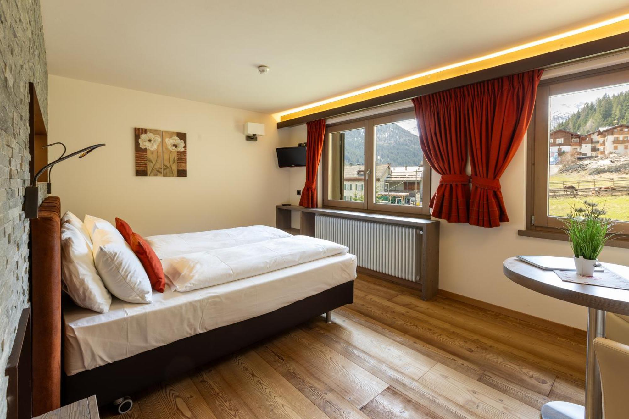 Hotel Cardo Isolaccia Extérieur photo