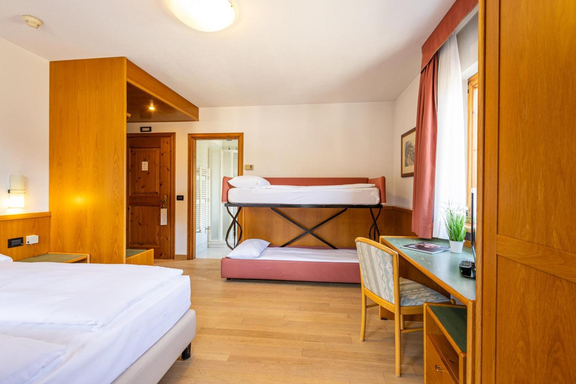 Hotel Cardo Isolaccia Extérieur photo