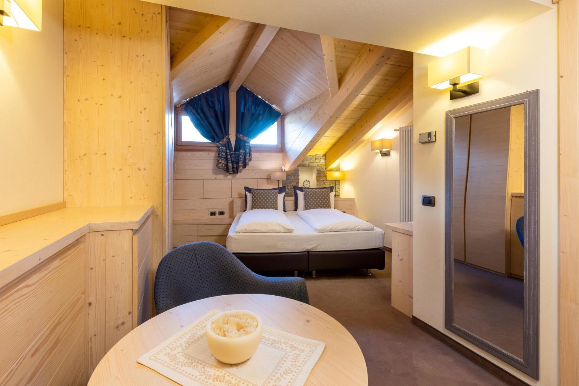 Hotel Cardo Isolaccia Extérieur photo