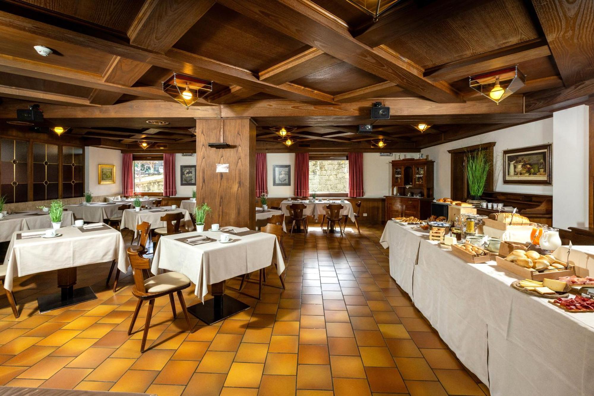 Hotel Cardo Isolaccia Extérieur photo