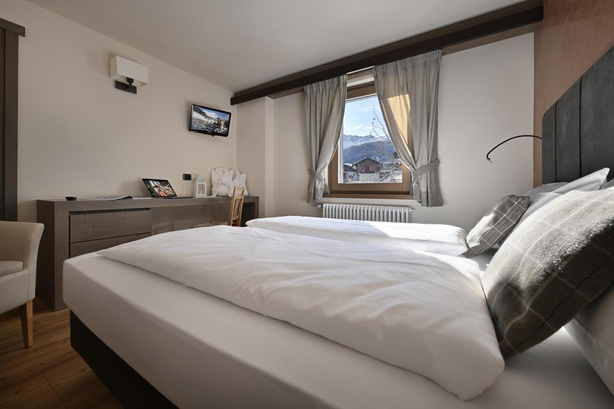 Hotel Cardo Isolaccia Extérieur photo